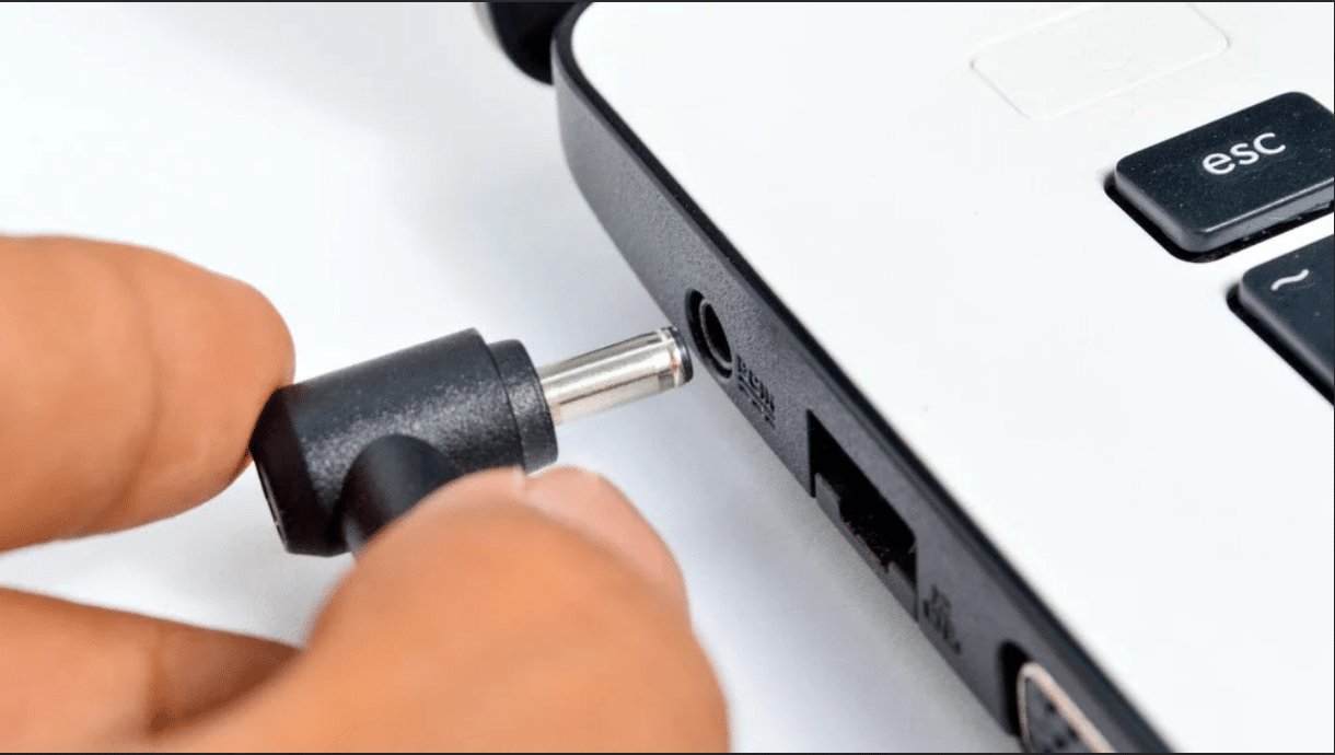 HP laptop works only when plugged in